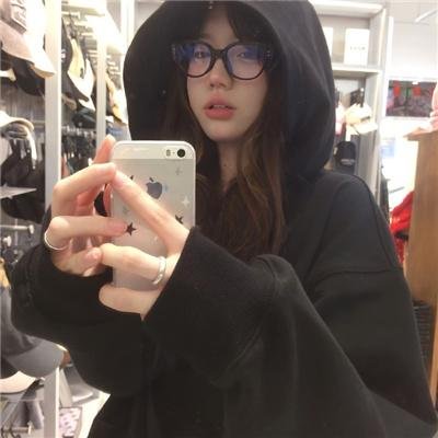 跟老板相亲后每天都在社死